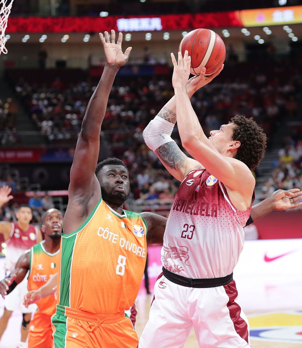 db电竞官网登录-阿斯顿维拉冲刺阶段篮板制胜；志在意甲名次提升；球迷炸锅；训练强度明显提升