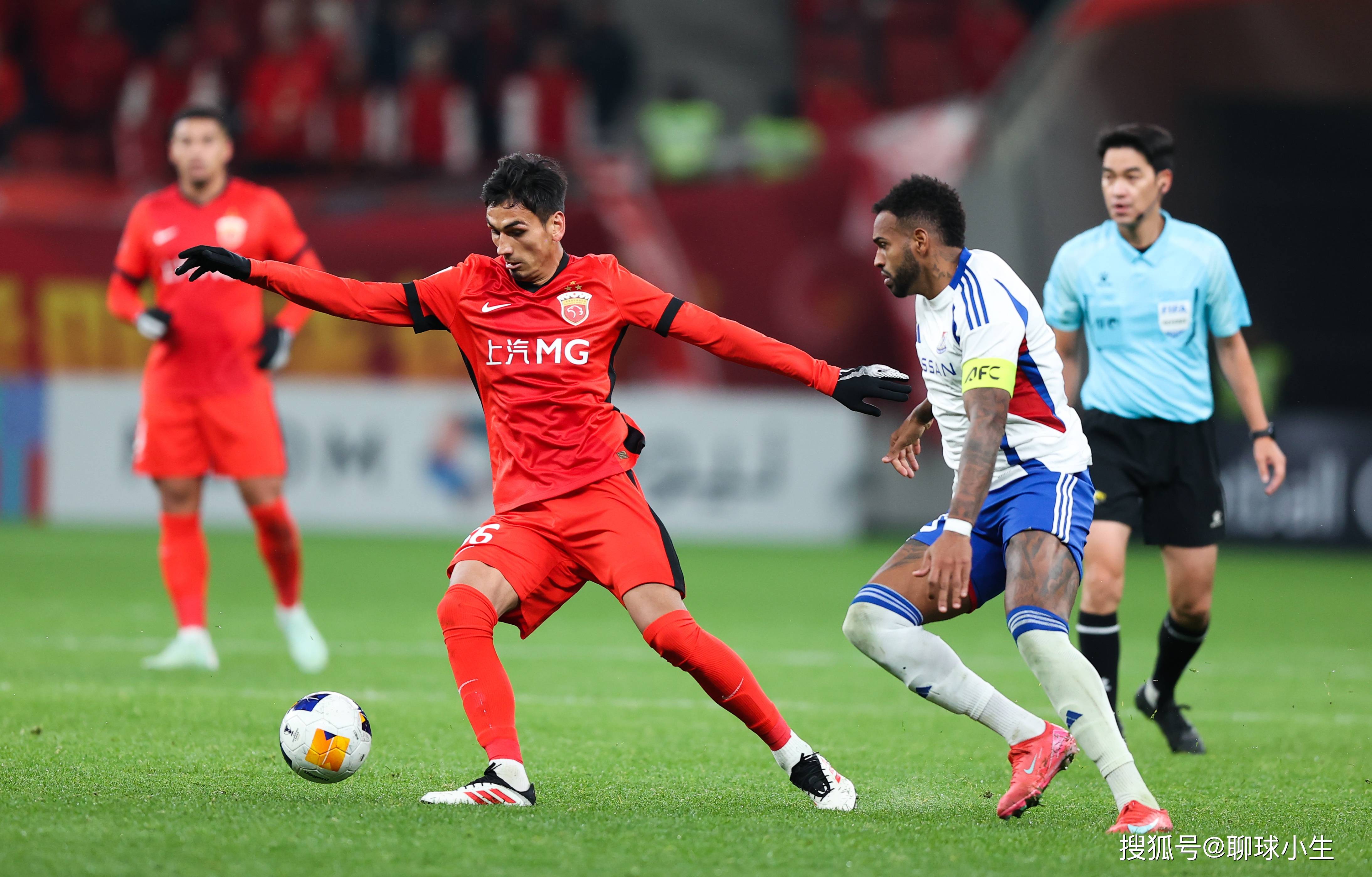 德甲加时末段再迎强敌,上海海港造点机会,主帅态度——引发热议,细节决定成败 德甲加时末段再迎强敌,上海海港造点机会,主帅态度——引发热议,细节决定成败