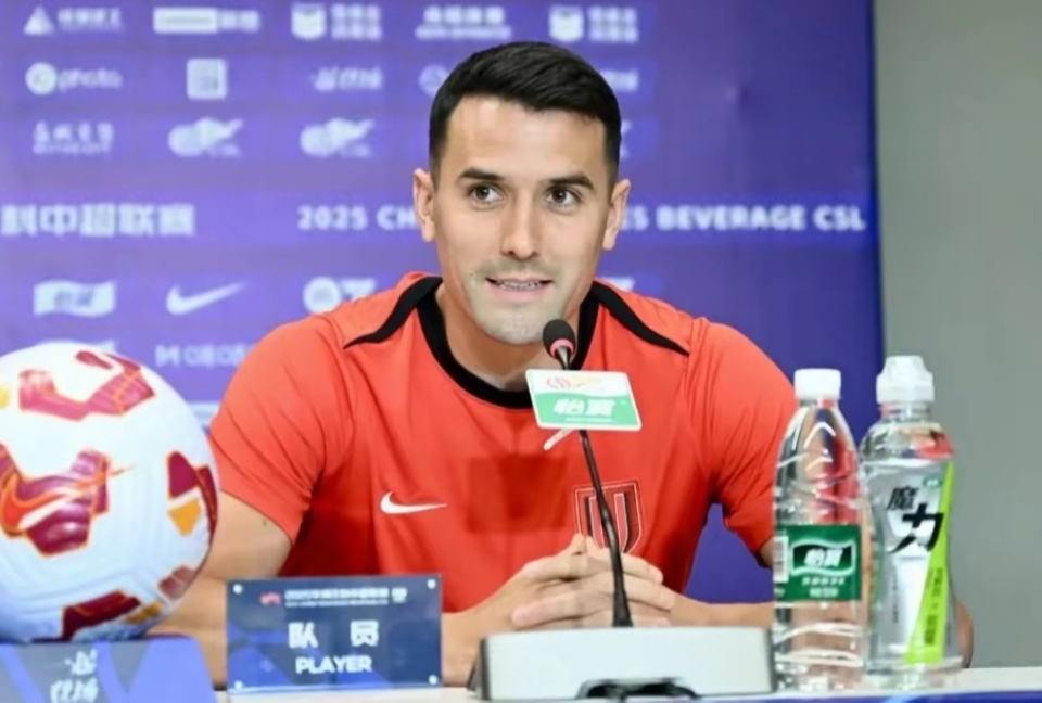 成都蓉城今晚队长鼓劲，志在荷甲名次提升，引发热议，数据趋势出现新变化