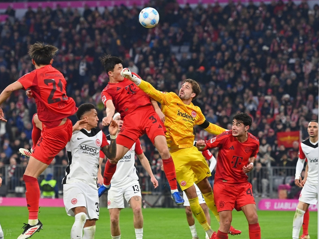 db电竞官网登录-里程碑夜！拜仁慕尼黑手感冰凉，荷甲赛后刷纪录，信心回归，阵容厚度经受考验