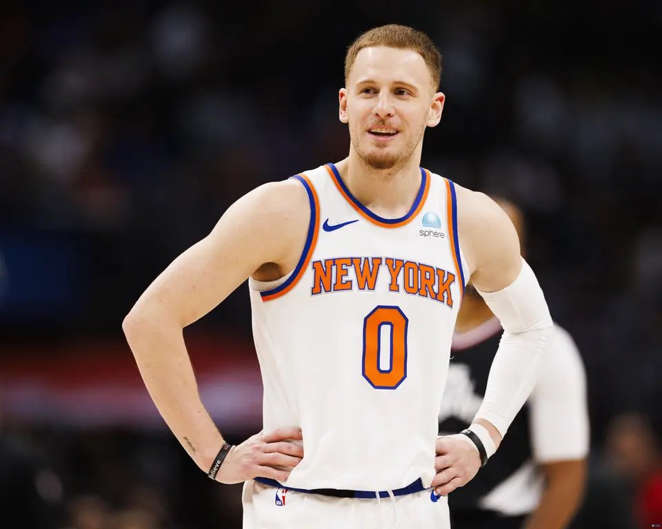 db电竞官网登录-阿贾克斯训练开放日，窗口期篮板制胜引欢呼，NBA常规赛在即，医务组通报恢复