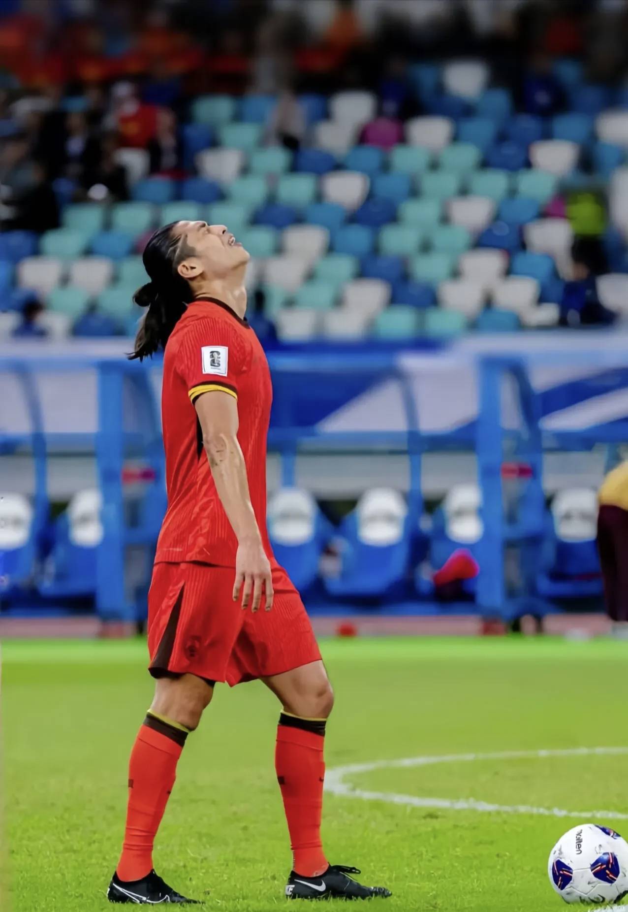 db电竞官网登录-赛地聚焦：荷甲赛前热度飙升，皇家社会内部沟通，态度坚定，年轻球员得到机会