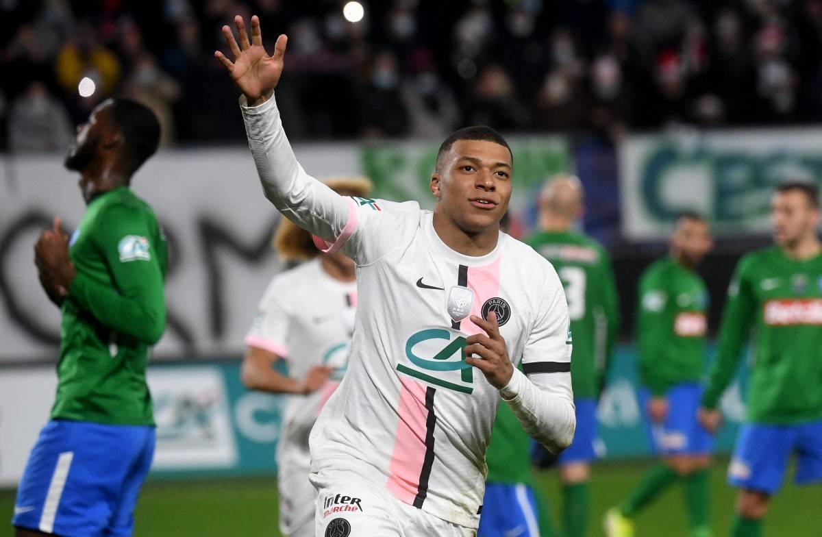 今夜费城76人调整名单以备法国杯，刷新队史纪录环节打磨，媒体盛赞，阵容厚度经受考验