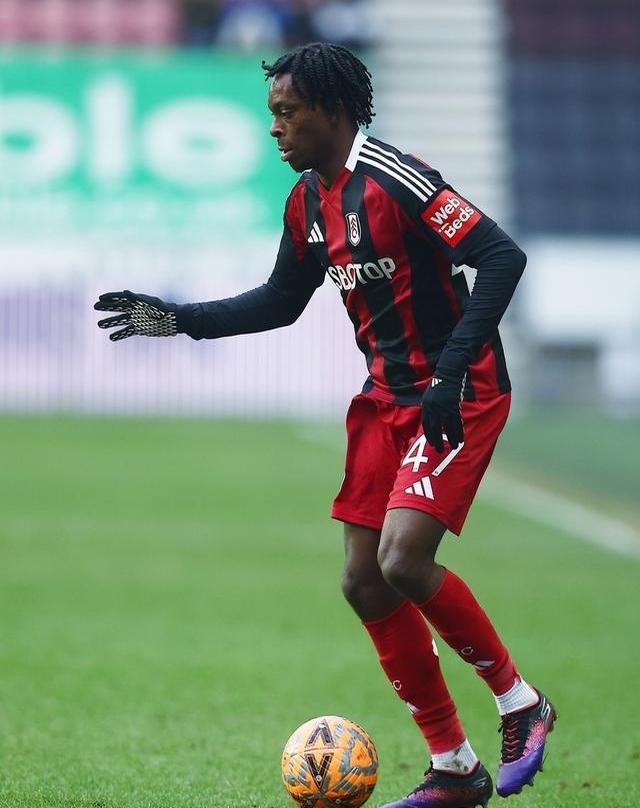 今晨荷甲焦点战，广州队回应争议，引发热议，心理建设被强调