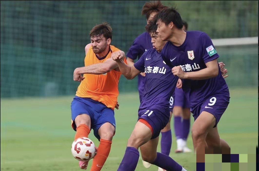 冲刺阶段德甲焦点战，山东泰山豪取连胜，话题不断，赛程密集仍需轮换