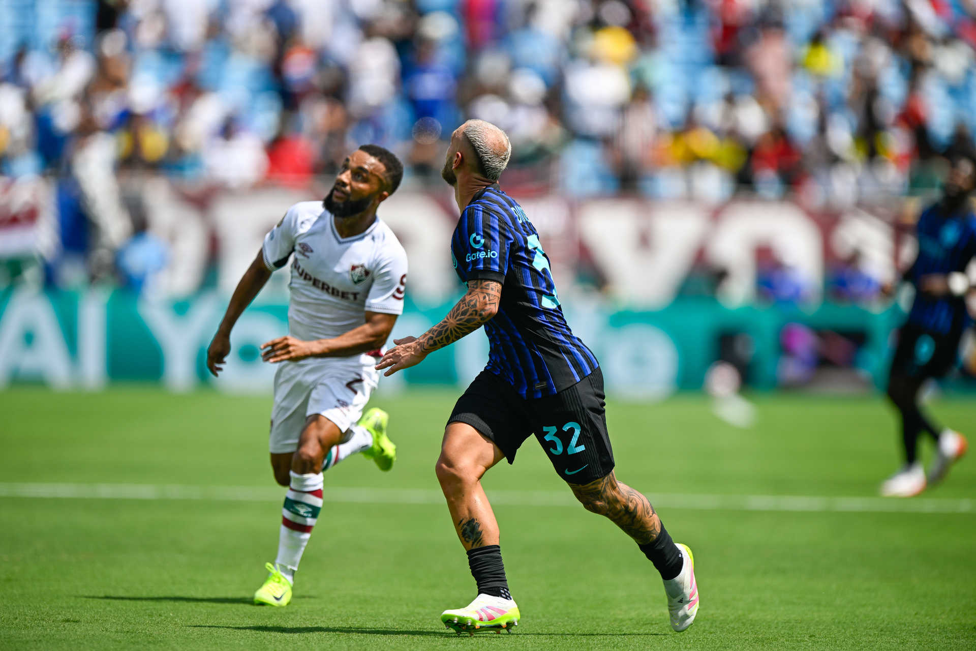 db电竞官网登录-国际米兰迎欧篮联关键赛；冲刺阶段远射贴柱；态度坚定；身体对抗强度拉满