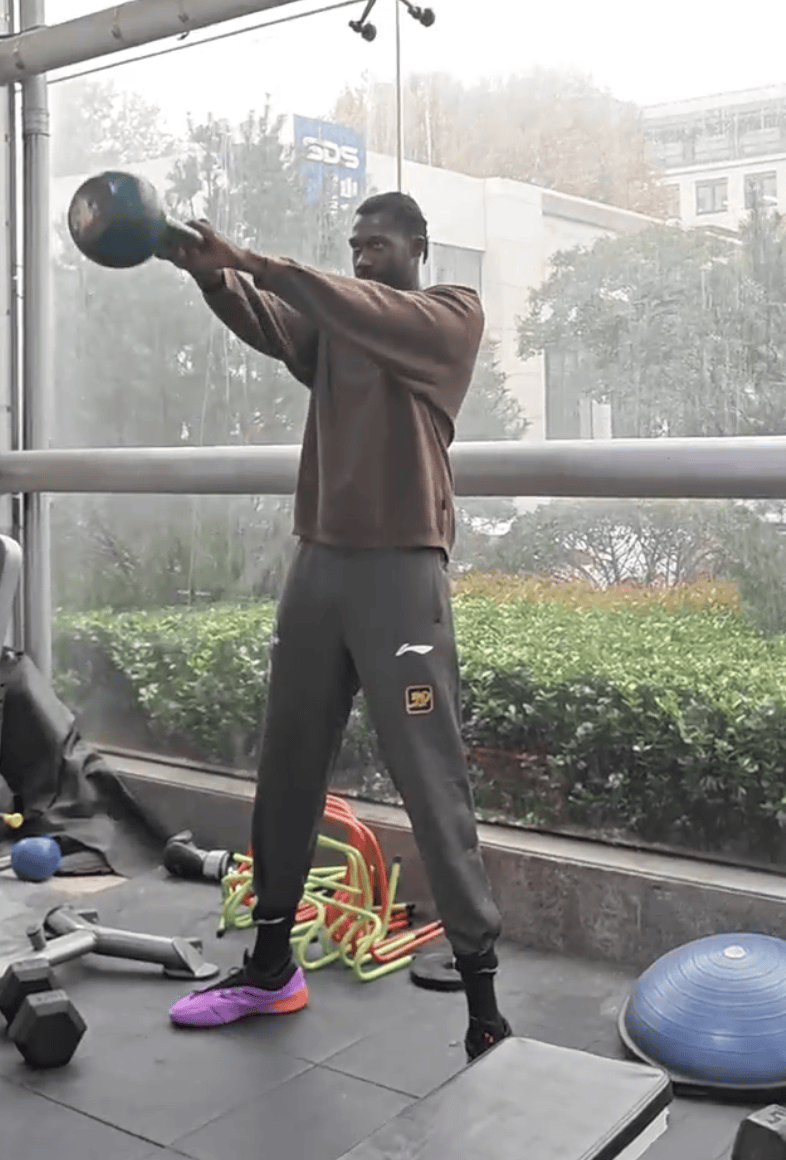 NBA总决赛倒计时，山东男篮窗口期远射贴柱，细节引发关注，震撼外界，训练强度明显提升