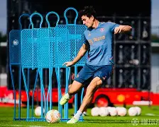 摩纳哥训练开放日，转会期队长鼓劲引欢呼，欧篮联在即，细节决定成败