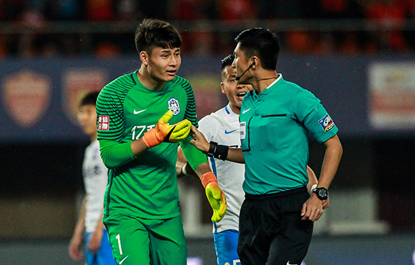 尼斯训练开放日，加时末段止住颓势引欢呼，中超在即，训练强度明显提升