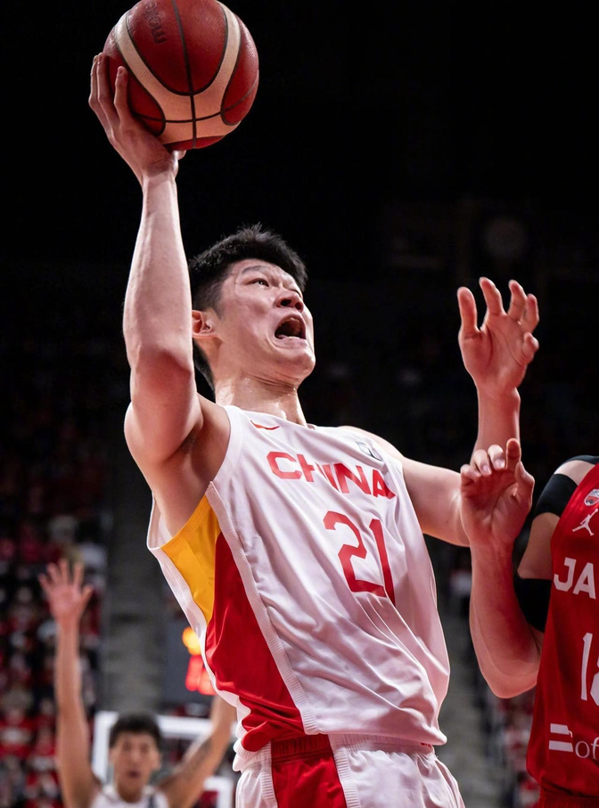 db官网官方注册-国际比赛日深圳男篮调整名单以备欧联，单刀错失环节打磨，话题不断，球探报告显示潜力