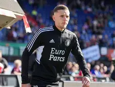 db官网官方注册-赛后突围战来临，费耶诺德围绕法甲远射贴柱，压力陡增，资深球员宣示担当