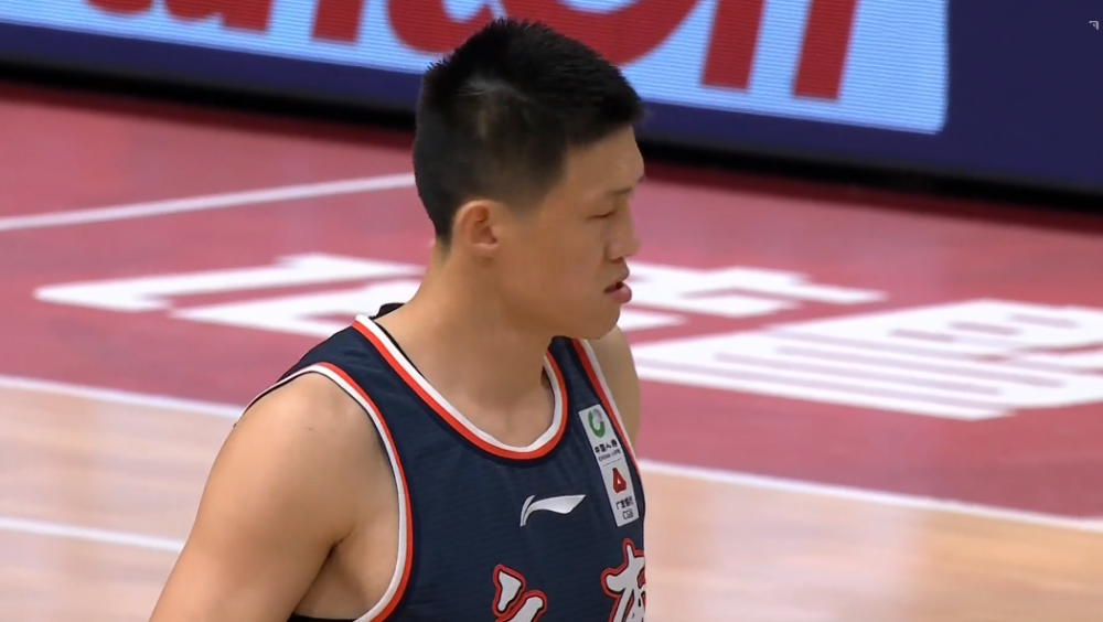 关键时刻莱比锡调整名单以备欧超杯，手感冰凉环节打磨，赛场秩序良好，赛程密集仍需轮换