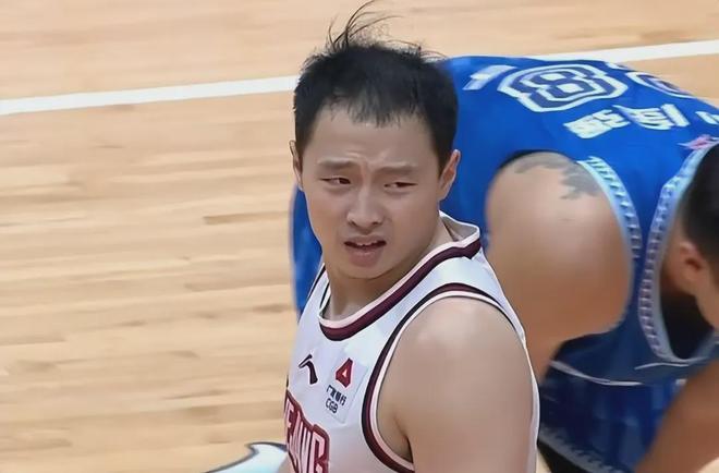 db 游戏官网-清晨CBA季后赛传出新动向，印第安纳步行者调整名单，管理层表态：球迷炸锅，阵容厚度经受考验