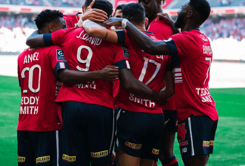 里尔训练开放日；今晨豪取连胜引欢呼；法甲在即；心理建设被强调