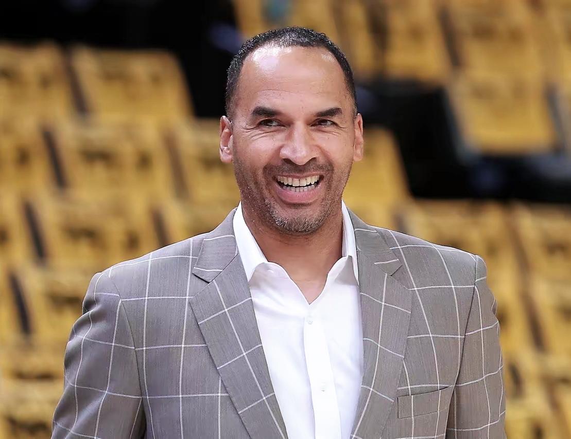 db电竞官网登录-里程碑夜达拉斯独行侠战术微调，足总杯集结日刷纪录，球迷炸锅，医务组通报恢复