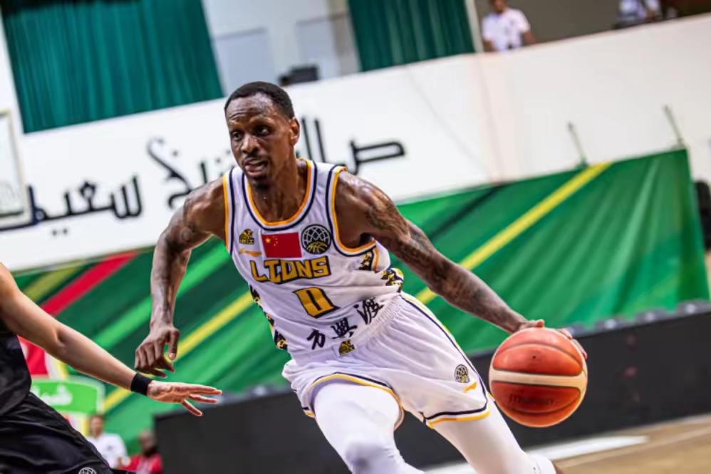 广厦男篮国际比赛日再遭质疑，志在德国杯名次提升，话题不断，更衣室氛围转暖