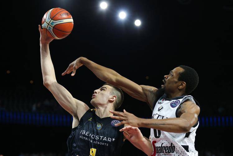 瓦格纳锤刑女狙击手