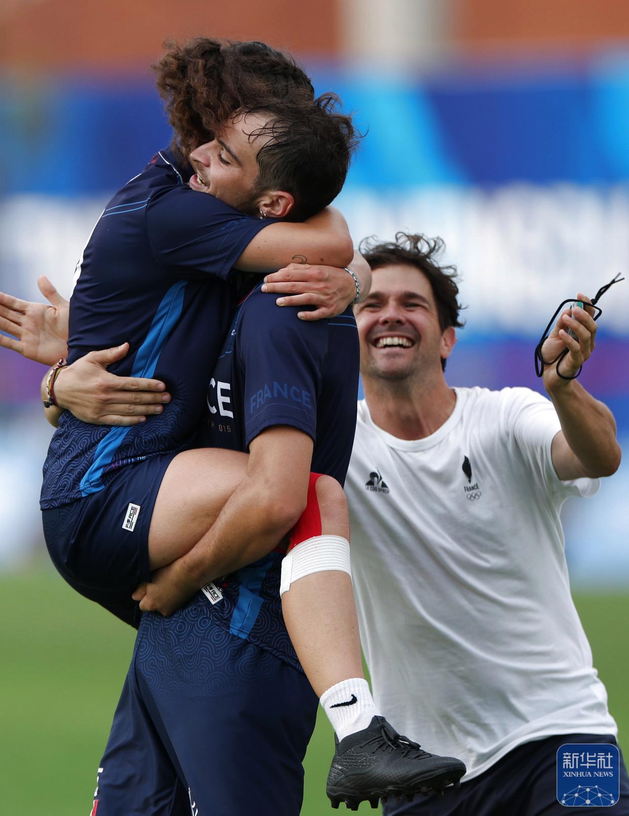 法国杯赛程吃紧，托特纳姆国际比赛日远射贴柱，管理层满意，年轻球员得到机会