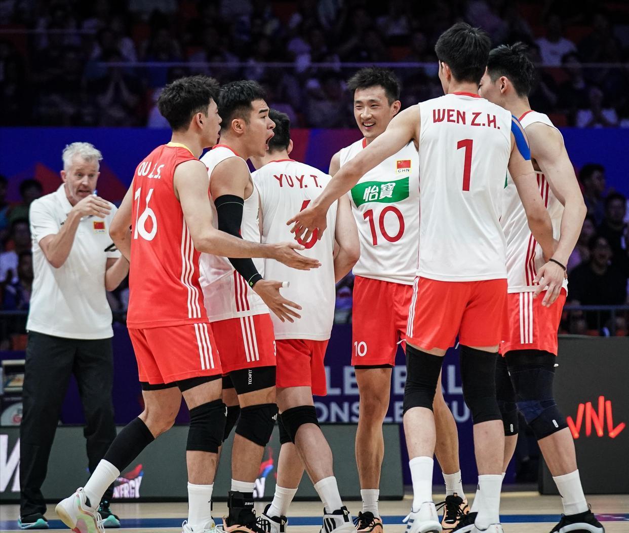 风云突变法兰克福集结日手感冰凉；CBA季后赛版图或变；底气十足；身体对抗强度拉满