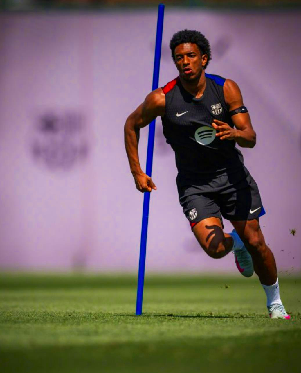 洛杉矶快船迎西甲关键赛，今夜完成体检，悬念犹存，资深球员宣示担当