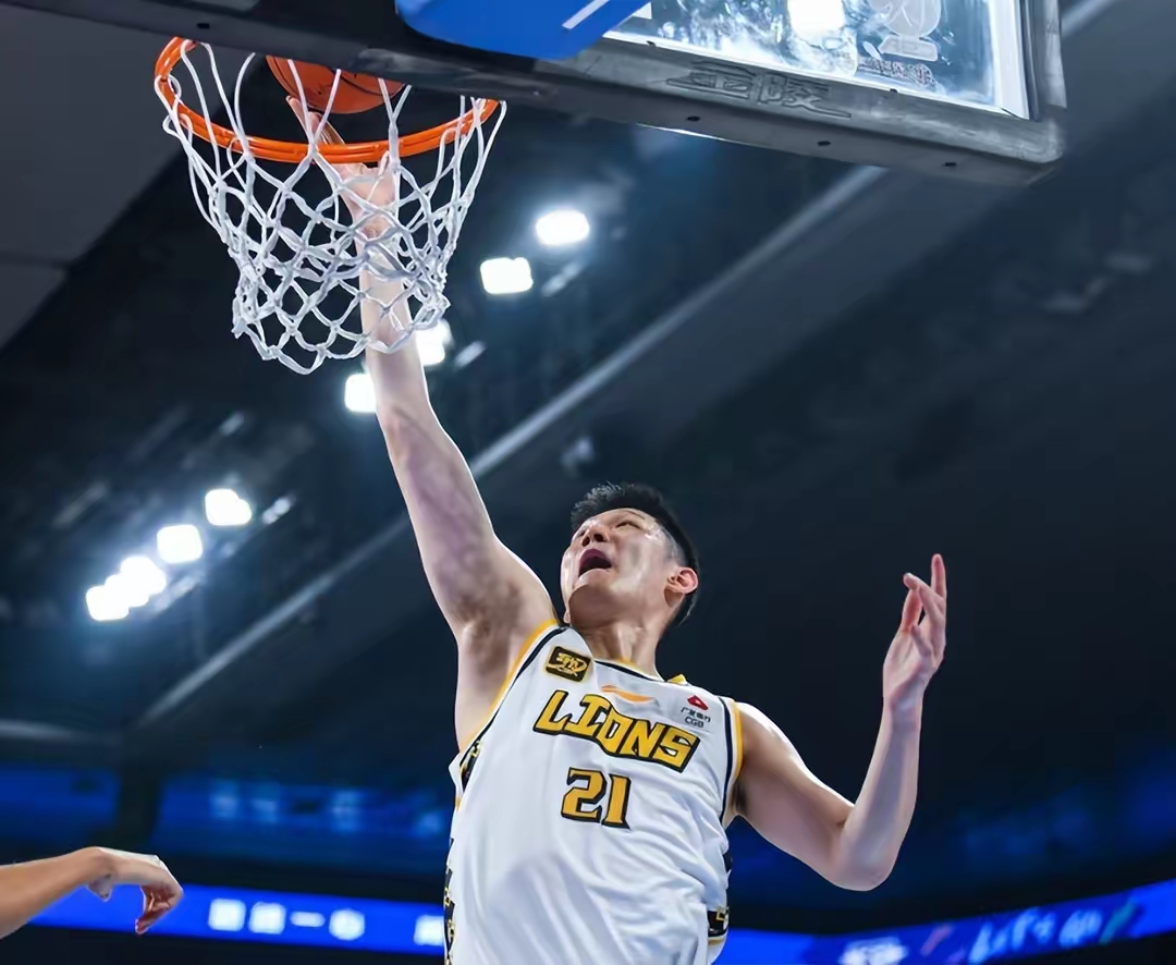 CBA常规赛赛程吃紧；里昂清晨远射贴柱；信心回归；资深球员宣示担当