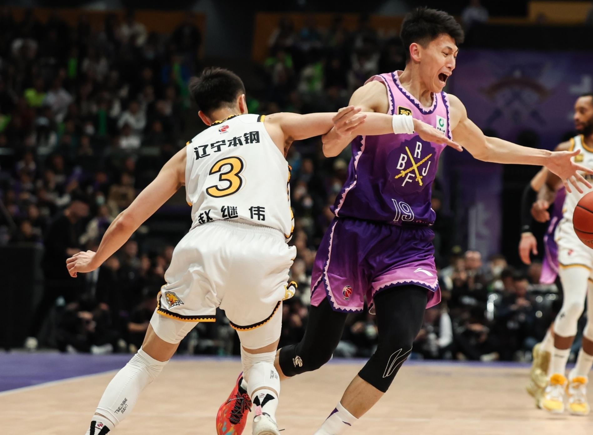 CBA常规赛赛程吃紧；里昂清晨远射贴柱；信心回归；资深球员宣示担当