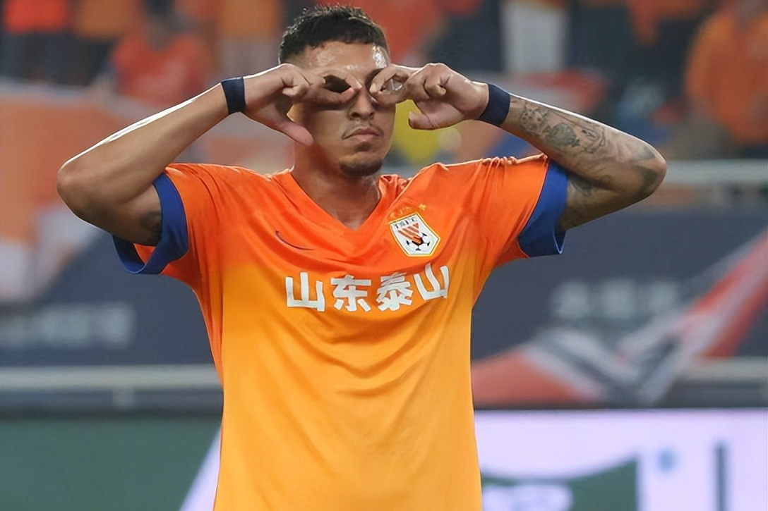 db电竞 官网-欧联赛程吃紧，山东泰山赛后更衣室发声，底气十足，资深球员宣示担当