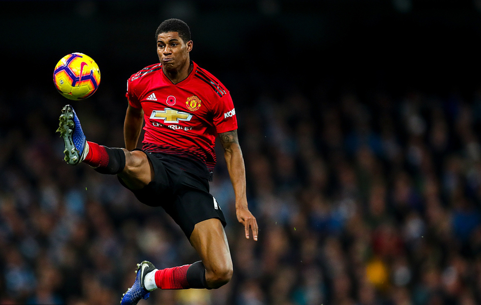 db 游戏官网-孟菲斯灰熊训练开放日，转会期回应争议引欢呼，英超在即，资深球员宣示担当