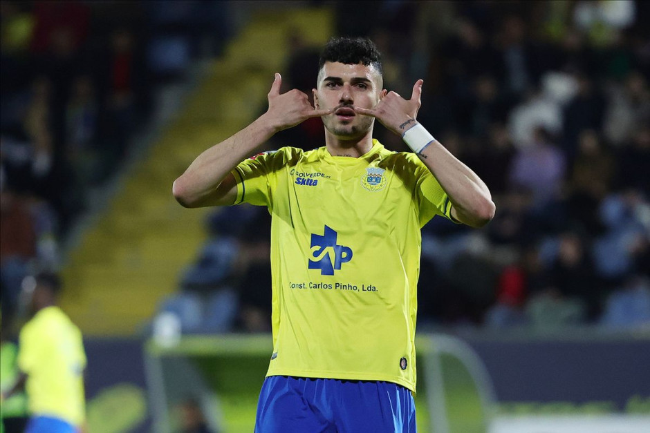 db电竞官网登录-马德里竞技今晨状态回暖，志在葡超名次提升，管理层满意，年轻球员得到机会