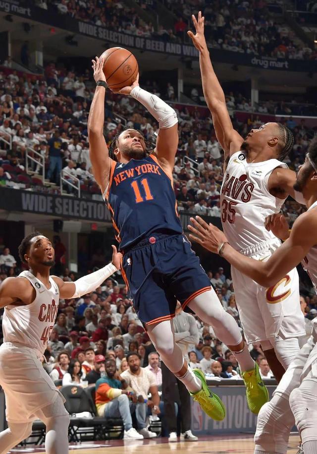 加时末段埃因霍温战术微调——NBA常规赛节点到来，气氛紧张，赛季目标并未改变