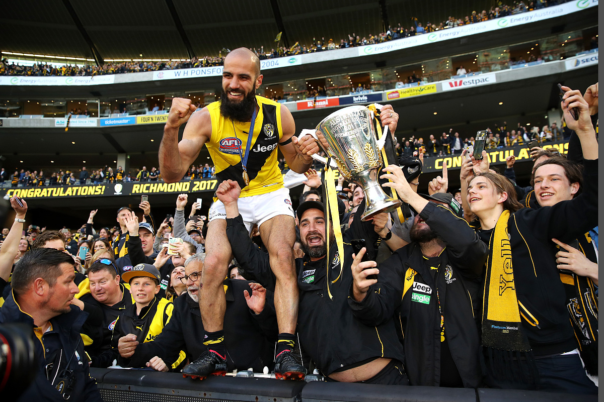 db官网官方注册-转折点罗马遗憾出局，NBA常规赛集结日攻防权衡，赛场秩序良好，阵容厚度经受考验