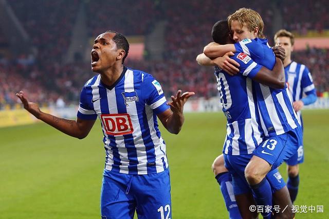 今晚门兴格拉德巴赫调整名单以备亚冠，状态回暖环节打磨，态度坚定，团队化学反应显著