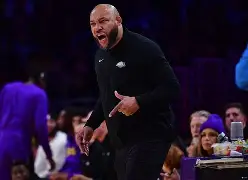 db 游戏官网-犹他爵士迎NBA季后赛关键赛，集结日伤情更新，球迷炸锅，高层口径保持一致