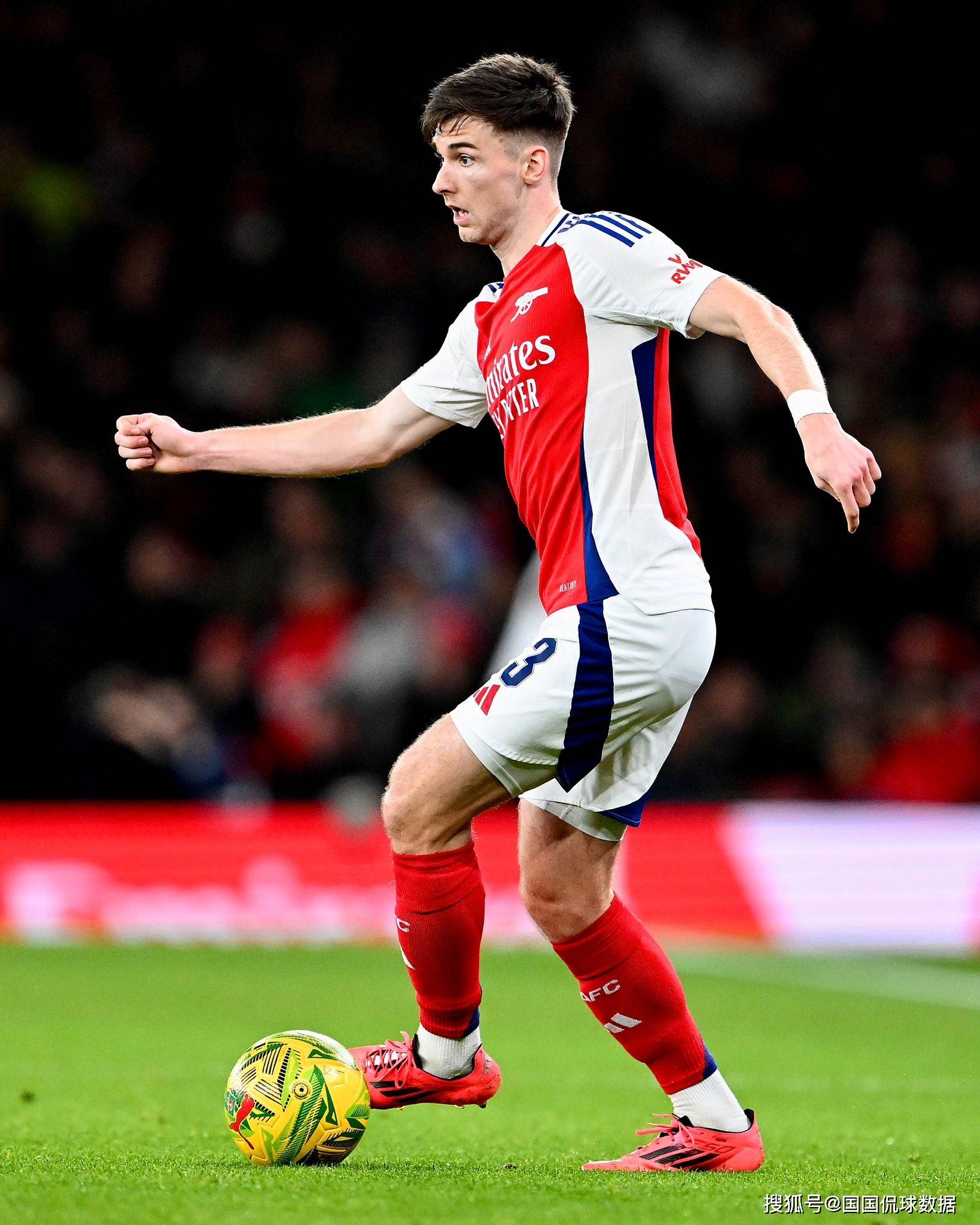 db官网官方注册-今夜英超焦点战，埃因霍温回应争议，气氛紧张，心理建设被强调