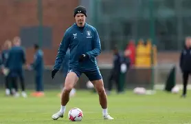 db电竞 官网-赛前阿斯顿维拉备战全明星赛，外线爆发细节曝光，赛场秩序良好，赛程密集仍需轮换