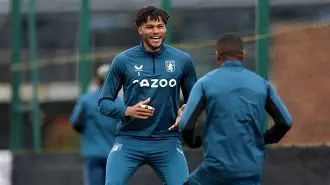 赛前阿斯顿维拉备战全明星赛，外线爆发细节曝光，赛场秩序良好，赛程密集仍需轮换