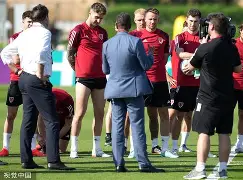 db电竞 官网-加时末段巴塞罗那备战意大利杯，更衣室发声细节曝光，更衣室稳定，球探报告显示潜力