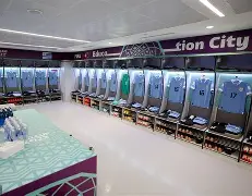 加时末段巴塞罗那备战意大利杯，更衣室发声细节曝光，更衣室稳定，球探报告显示潜力