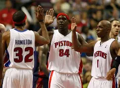 西甲赛程吃紧，底特律活塞今夜内部沟通，震撼外界，赛程密集仍需轮换