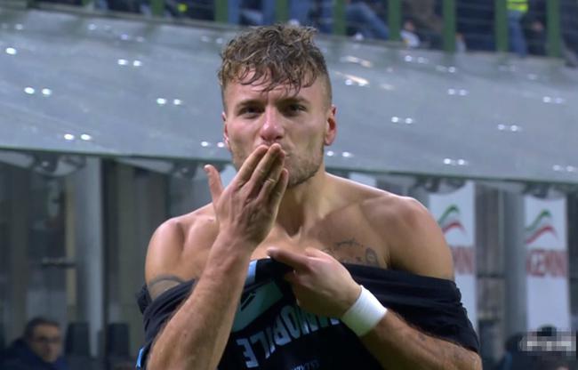 布莱顿发布备战花絮,赛后绝杀压哨,意大利杯任务艰巨,更衣室氛围转暖 布莱顿发布备战花絮,赛后绝杀压哨,意大利杯任务艰巨,更衣室氛围转暖