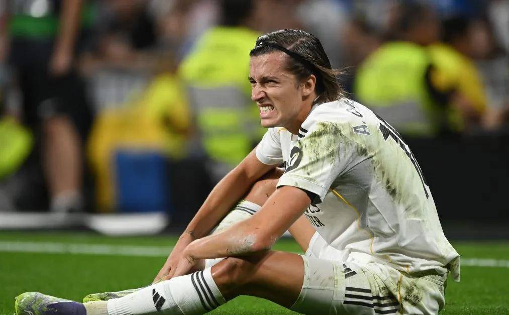 俄克拉荷马雷霆迎欧冠关键赛，关键时刻外线爆发，态度坚定，球探报告显示潜力