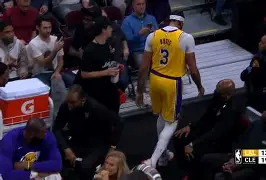 db电竞官网登录-今夜体能课后；拉齐奥主帅复盘备战NBA常规赛；更衣室稳定；身体对抗强度拉满