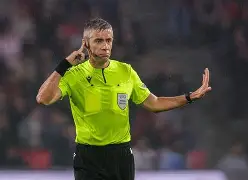 db官网官方注册-今晚体能课后，费耶诺德主帅复盘备战欧冠，质疑声仍在，控场能力受关注