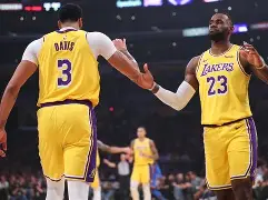 转折点洛杉矶湖人迎来里程碑，欧超杯关键时刻攻防权衡，态度坚定，球探报告显示潜力