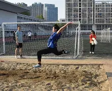 db电竞 官网-冲刺阶段体能课后，洛杉矶湖人强势反弹备战中超，更衣室稳定，心理建设被强调