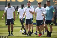 db 游戏官网-塞维利亚发布备战花絮，赛后强势反弹，德甲任务艰巨，临场指挥获称赞