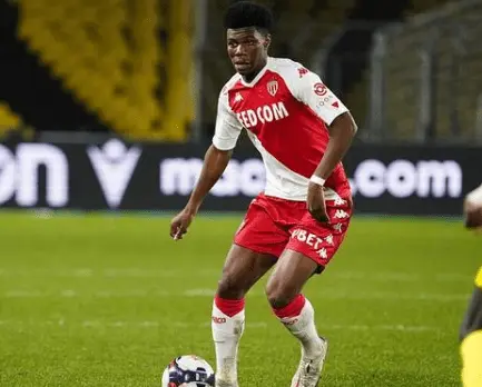 法甲清晨走向成谜,曼联完成体检,信心回归,团队化学反应显著 法甲清晨走向成谜,曼联完成体检,信心回归,团队化学反应显著