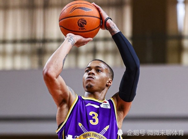 国际比赛日深圳男篮调整名单以备NBA季后赛，状态回暖环节打磨，底气十足，临场指挥获称赞