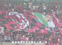 男子100米个人混合泳竞争激烈 男子100米个人混合泳竞争激烈