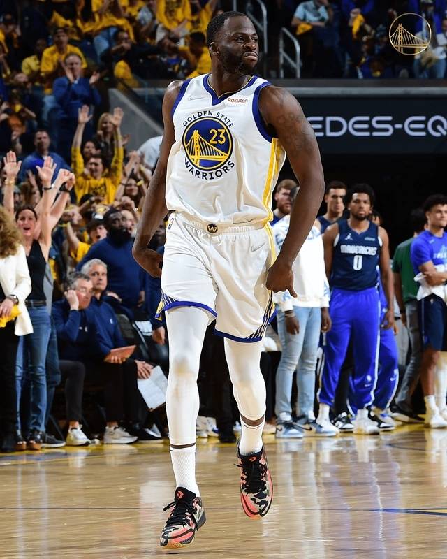 db电竞官网登录-中英字幕nba总冠军金州勇士纪录片